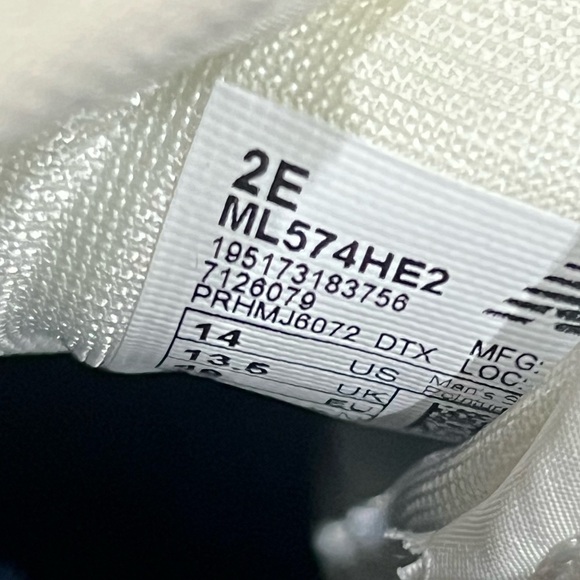 NEW BALANCE FOR J CREW 574 SNEAKERS IN VARSITY GREEN VELOCITY
Size 14 - Picture 12 of 12